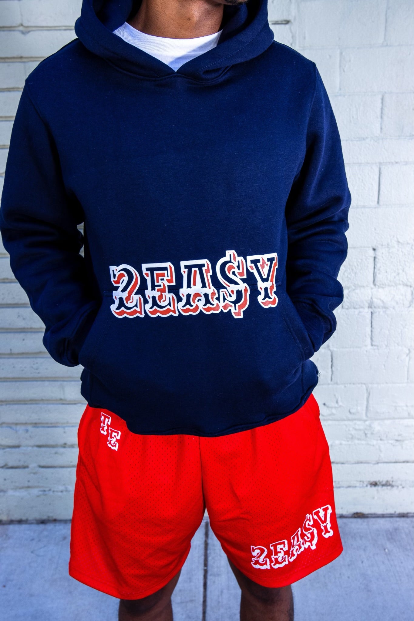 2EA$Y POCKET LOGO HOODIE